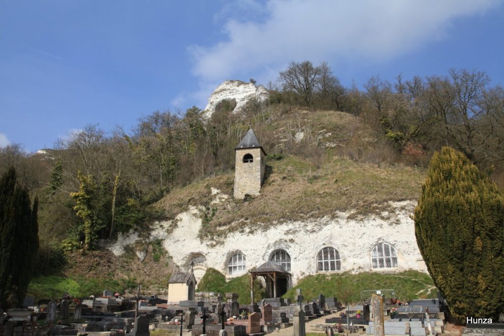 L'église troglodytique à Hautes-Isles dans la vallée de la Seine
