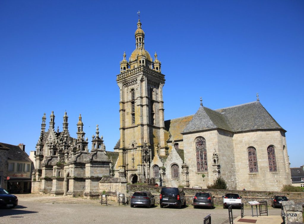 enclos paroissial de Saint-Thégonnec dans le Finistère en Bretagne