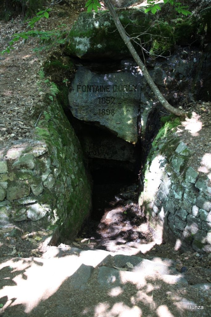 Forêt de Fontainebleau, fontaine Dorly