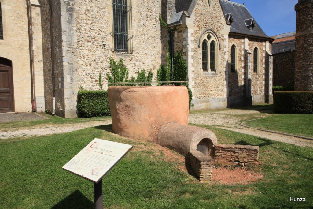 Four de potier gallo-romain à Melun datant du IIIe siècle