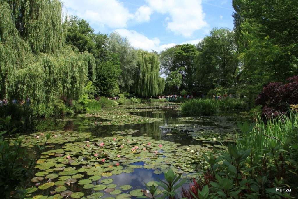 Bassin aux nymphéas dans le jardin de Claude Monet à Giverny