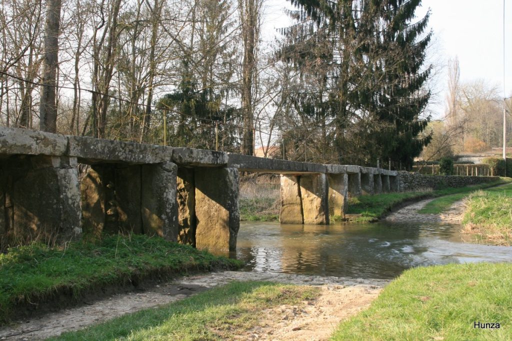 Gué du Moulin de la Roue à Petit Moisenay sur le GR1