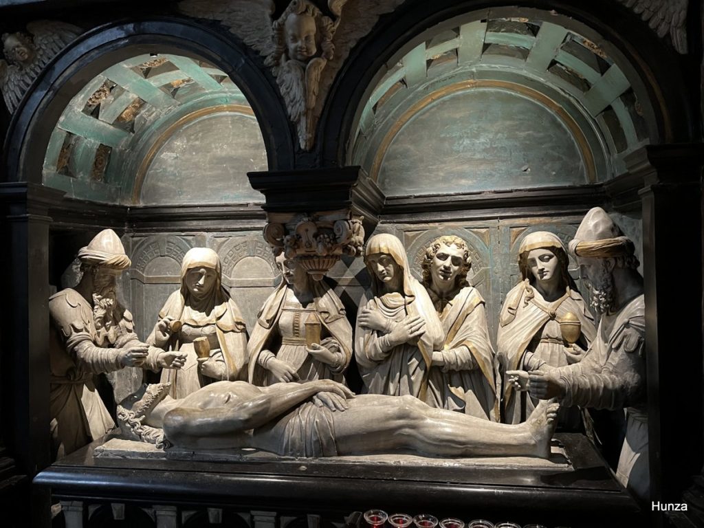 Mise au tombeau du Christ dans la cathédrale Saints-Michel-et-Gudule de Bruxelles