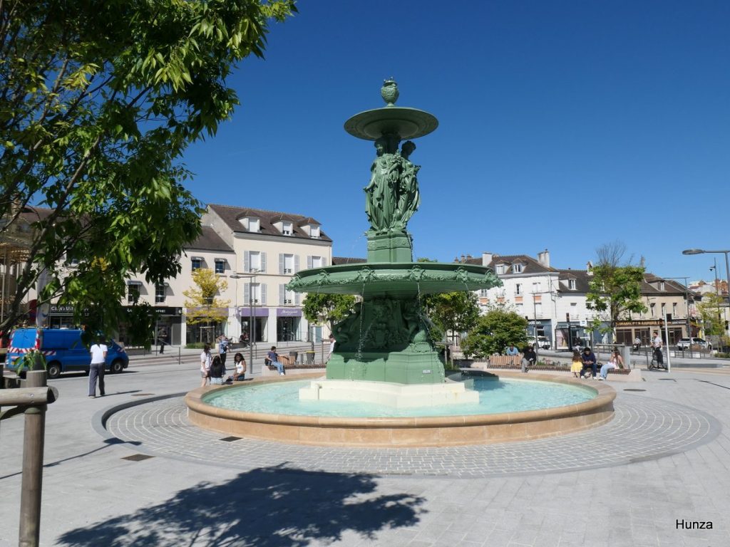 Place Saint-Jean dans le centre-ville de Melun