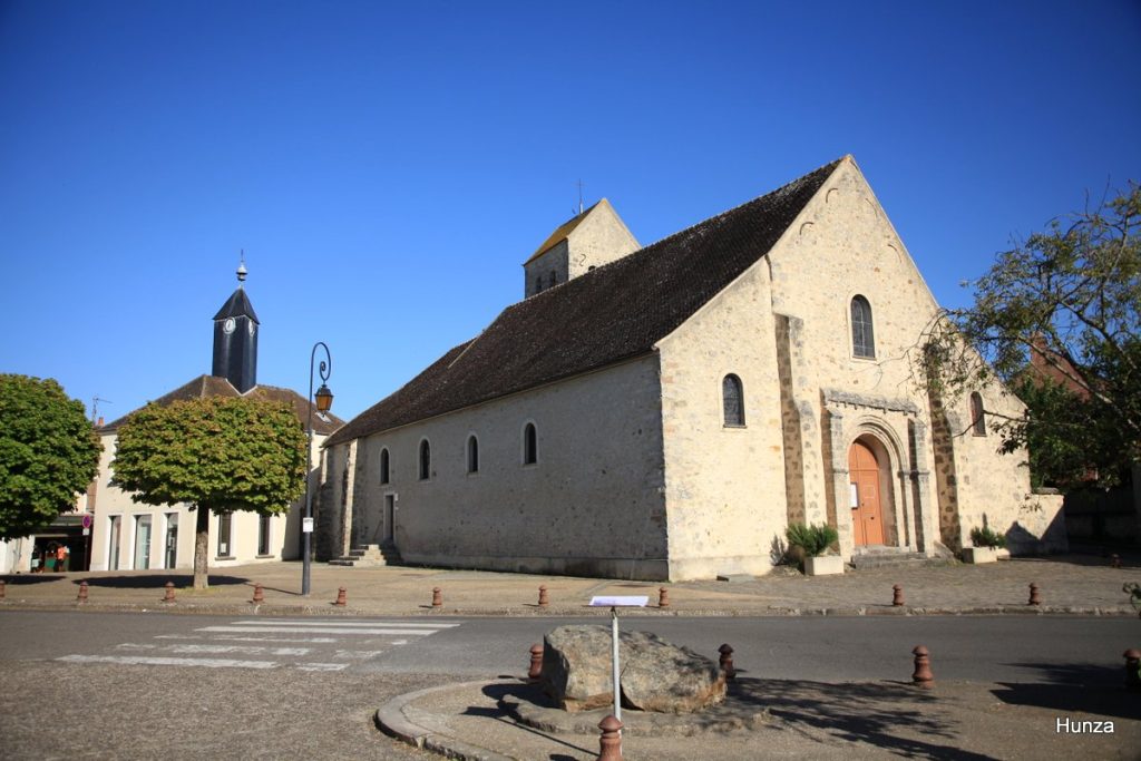 Polissoir de grès et église de Saint-Mammès