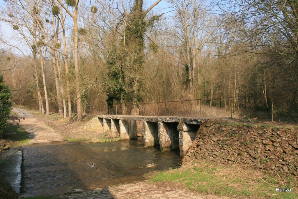 Pont du Moulin de Pouilly sur l’Anceuil près de Moisenay