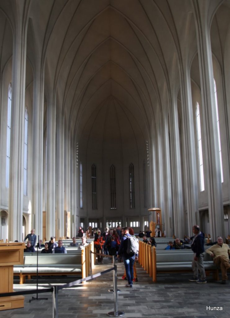 Intérieur de l’église Hallgrímskirkja à Reykjavik 