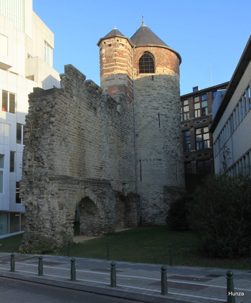 Tour d'Anneessens, vestige des remparts de Bruxelles