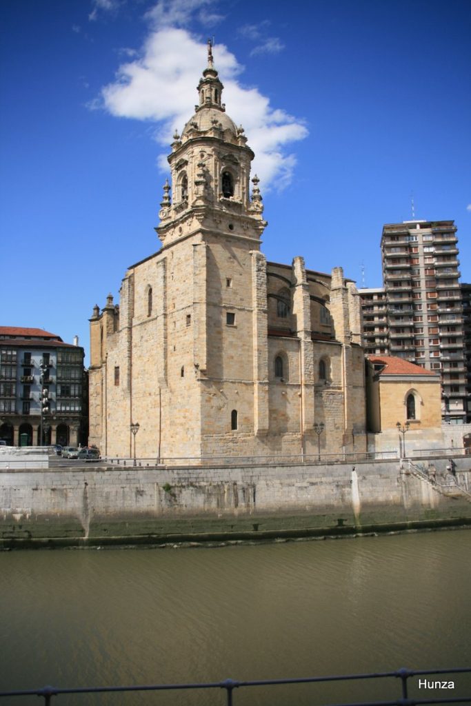 L’église San Antón au bord du Nervión à Bilbao
