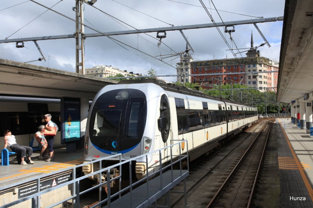 Euskotren à la gare de Donostia-Amara à Saint-Sébastien