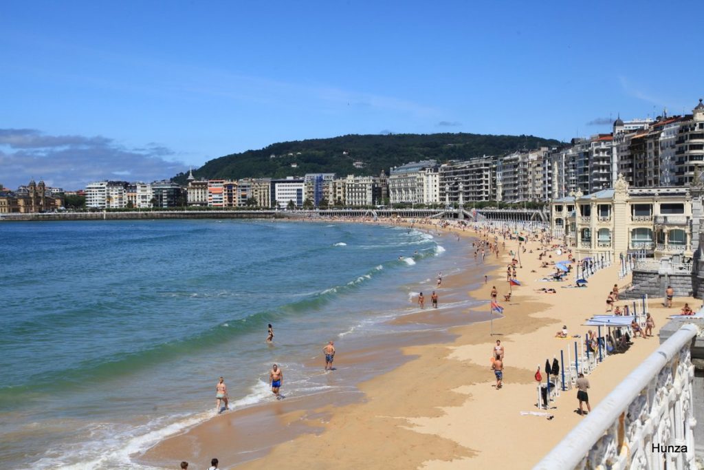 Vue sur la plage de la Concha et de La Perla à Saint-Sébastien