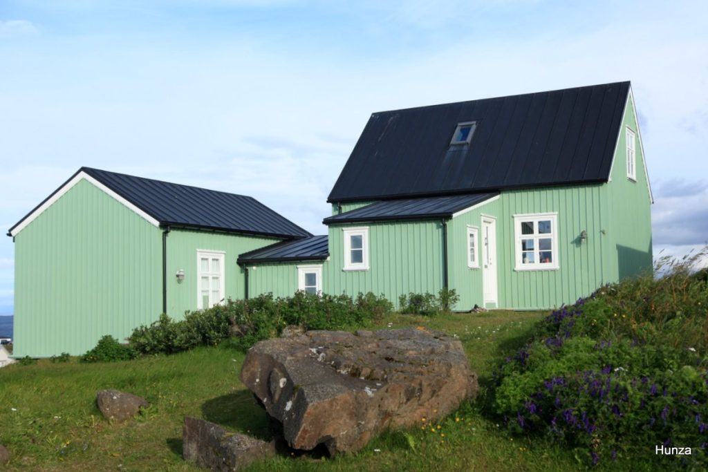 Maison typique dans la rue Bókhlöðustígur à Stykkishólmur 