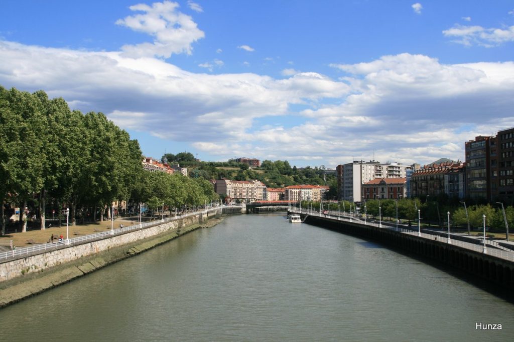 La ria du Nervión traversant Bilbao
