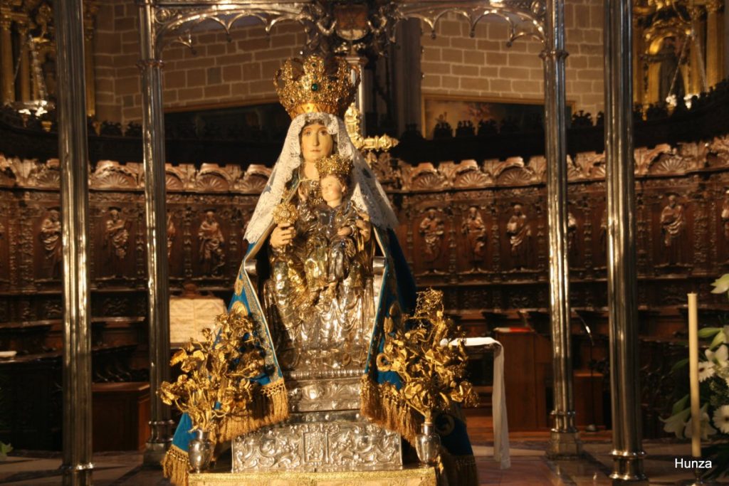 Statue en argent de la Vierge Santa María la Real dans la cathédrale de Pampelune