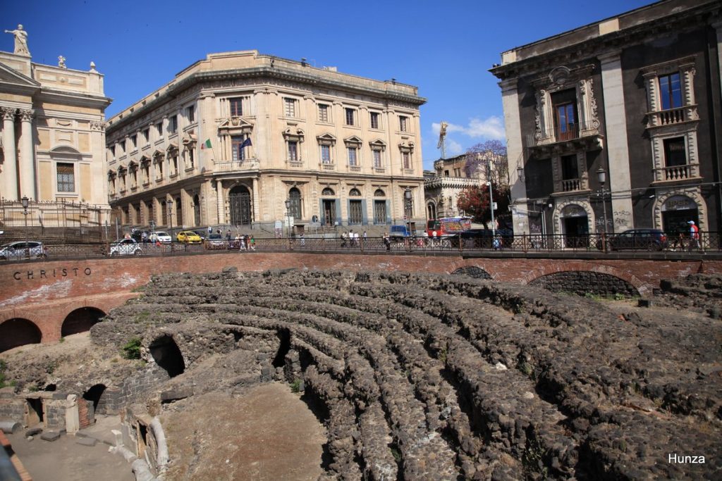 Vestiges de l'amphithéâtre romain de la Piazza Stesicoro à Catane