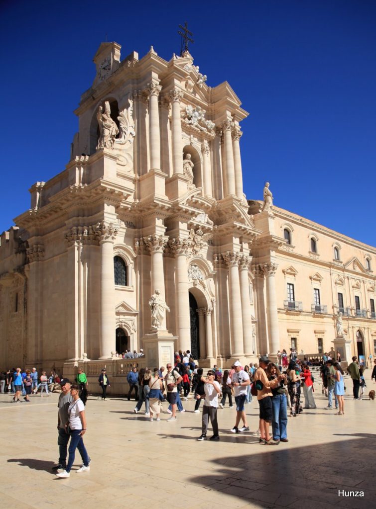 Cathédrale de Syracuse sur la Piazza Duomo à Ortygie en Sicile