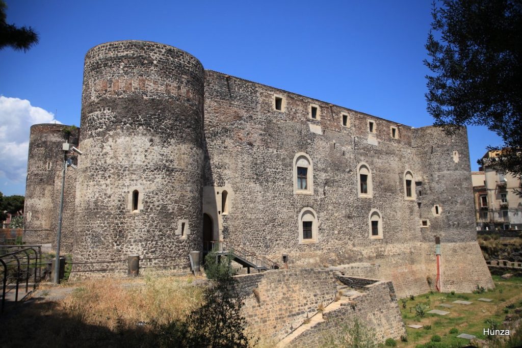 Le château Ursino à Catane en Sicile