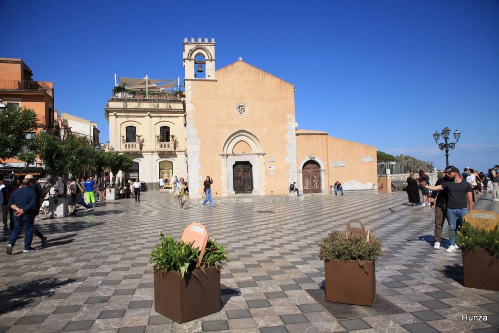 Chiesa di Sant'Agostino sur la Piazza IX Aprile à Taormine