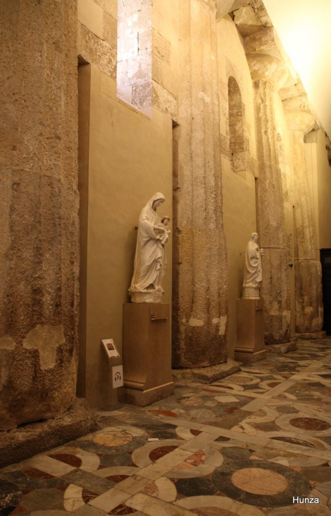 Colonnes antiques du temple d'Athéna intégrées à la cathédrale de Syracuse