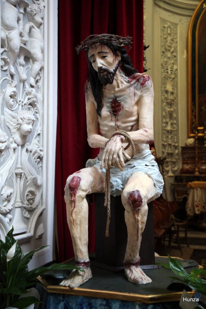 Statue du Christ aux liens dans le Duomo San Giorgio à Raguse Ibla