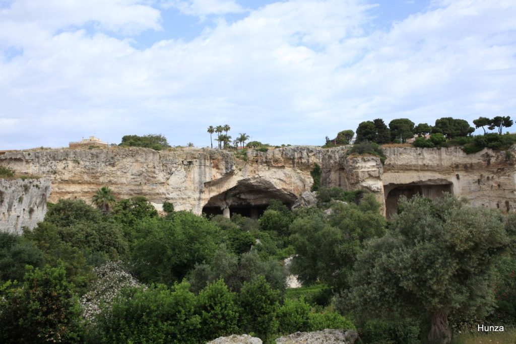 Les Latomies du Paradis dans le parc archéologique de Néapolis à Syracuse