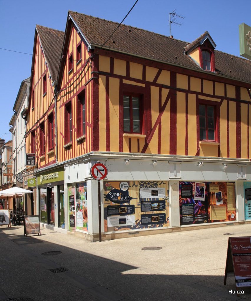 Maison à pans de bois du 105 Grande Rue à Sens
