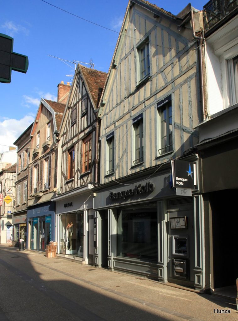 Maisons à pans de bois dans la Grande Rue de Sens