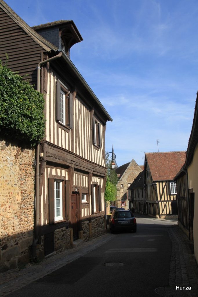 Maisons à pans de bois dans la rue des Marronniers à Verneuil-sur-Avre