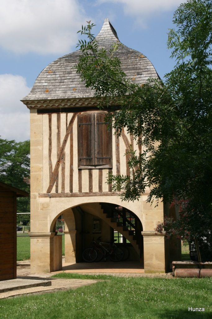 Pigeonnier de l'île du Pont à Mirande dans le Gers