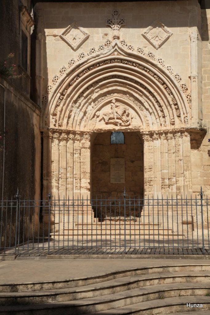 Ancien portail gothique de l'église San Giorgio à Raguse Ibla