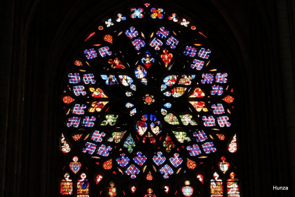 Rose du transept sud de la cathédrale Saint-Étienne de Sens