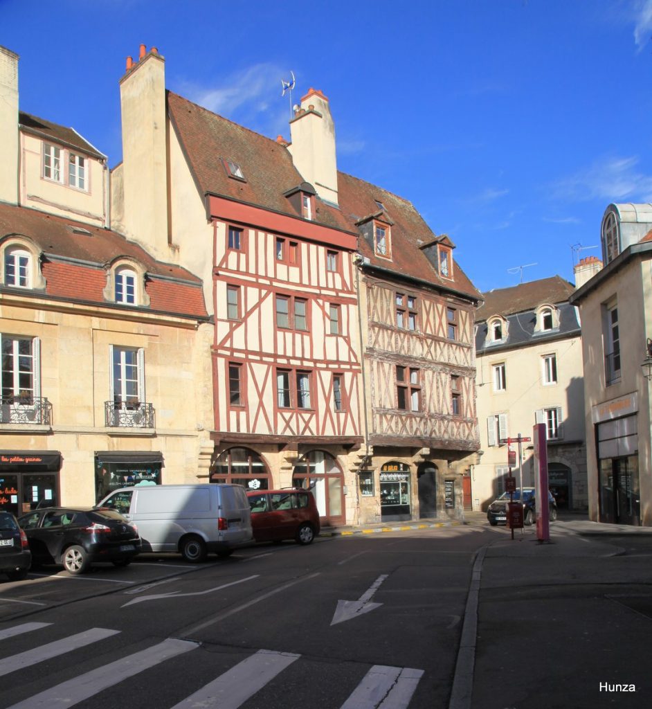 Maisons à pans de bois dans la rue Auguste-Comte à Dijon