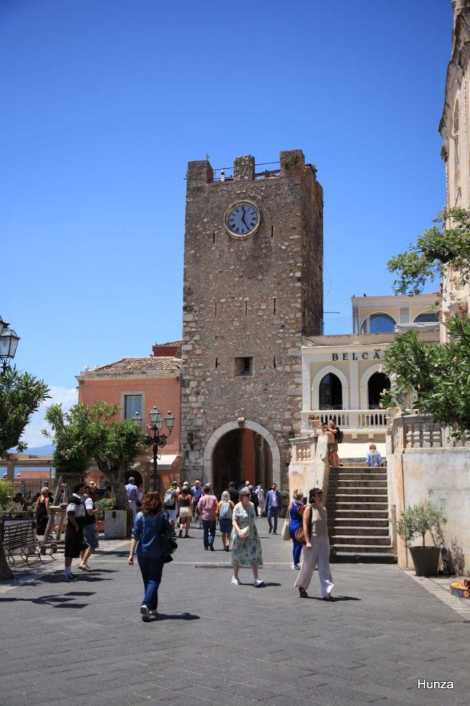 Torre dell'Orologio sur le Corso Umberto à Taormine
