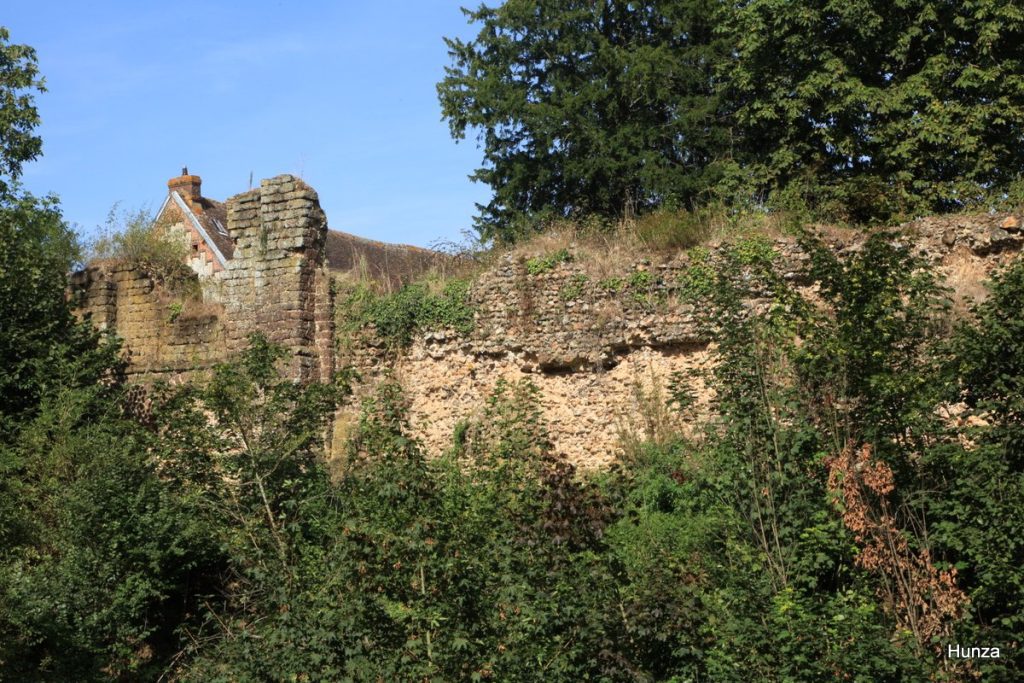 Vestiges des remparts de Verneuil-sur-Avre