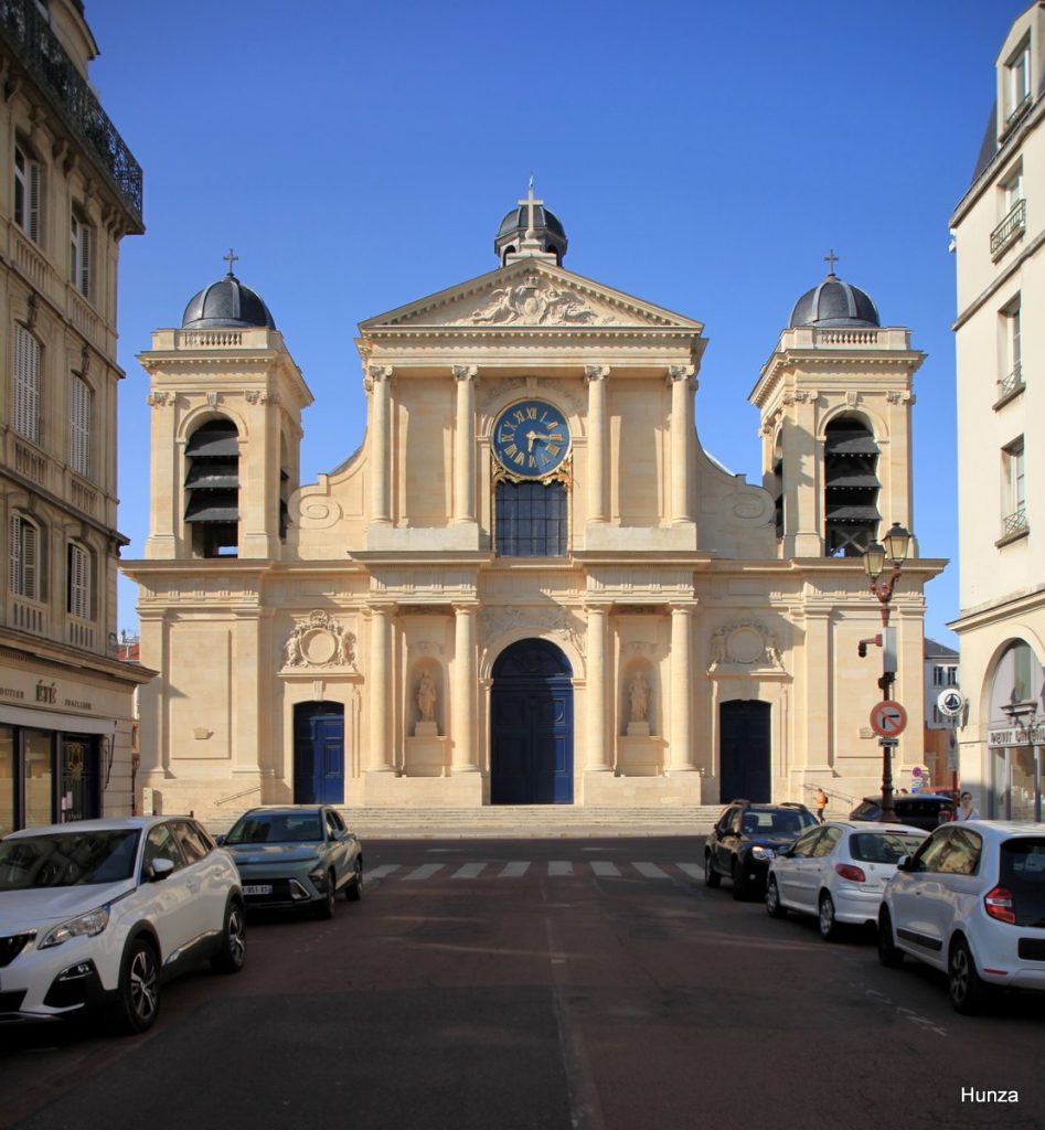 Façade de l'église Notre-Dame de Versailles