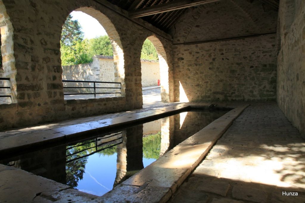 Intérieur du lavoir communal de Samois-sur-Seine