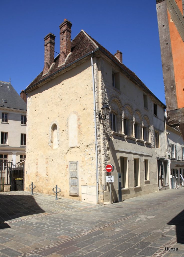 Maison romane de Dreux, plus ancien bâtiment de la ville datant de la fin du XIIᵉ siècle