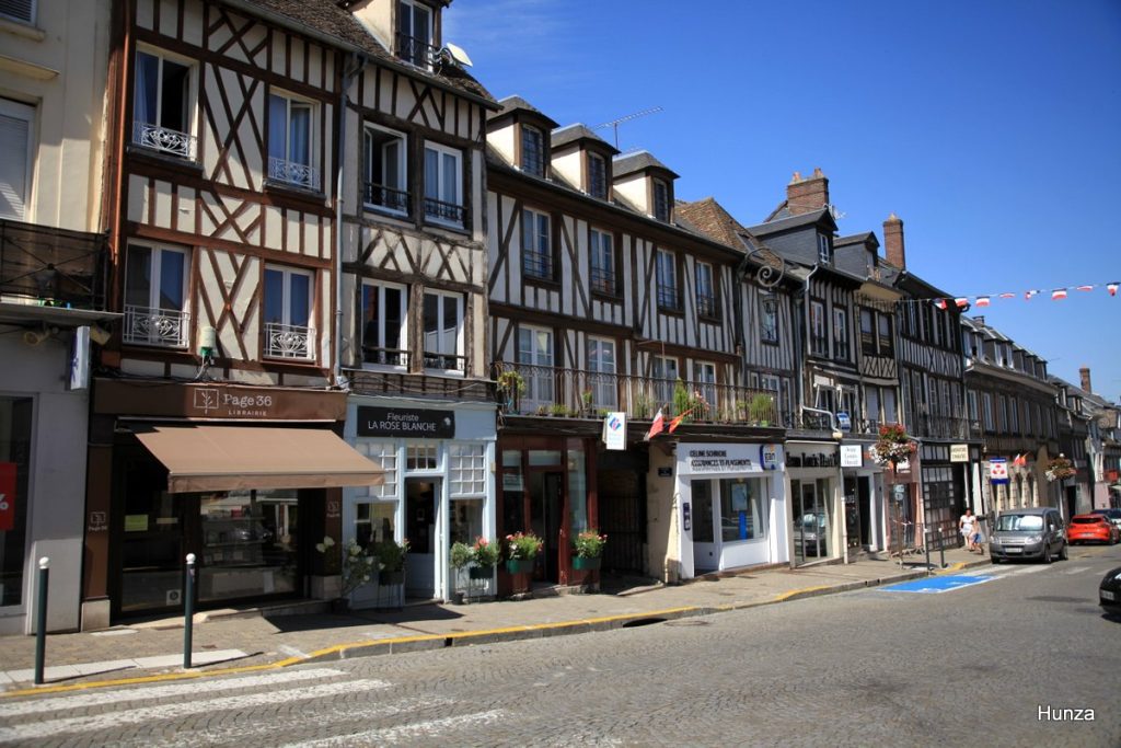 Maisons à pans de bois dans la rue de Vienne à Gisors