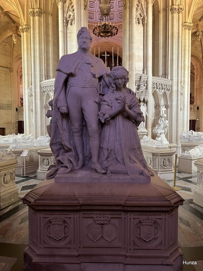 Mausolée de Louis-Philippe Ier et de la reine Marie-Amélie au centre de la chapelle royale Saint-Louis de Dreux.