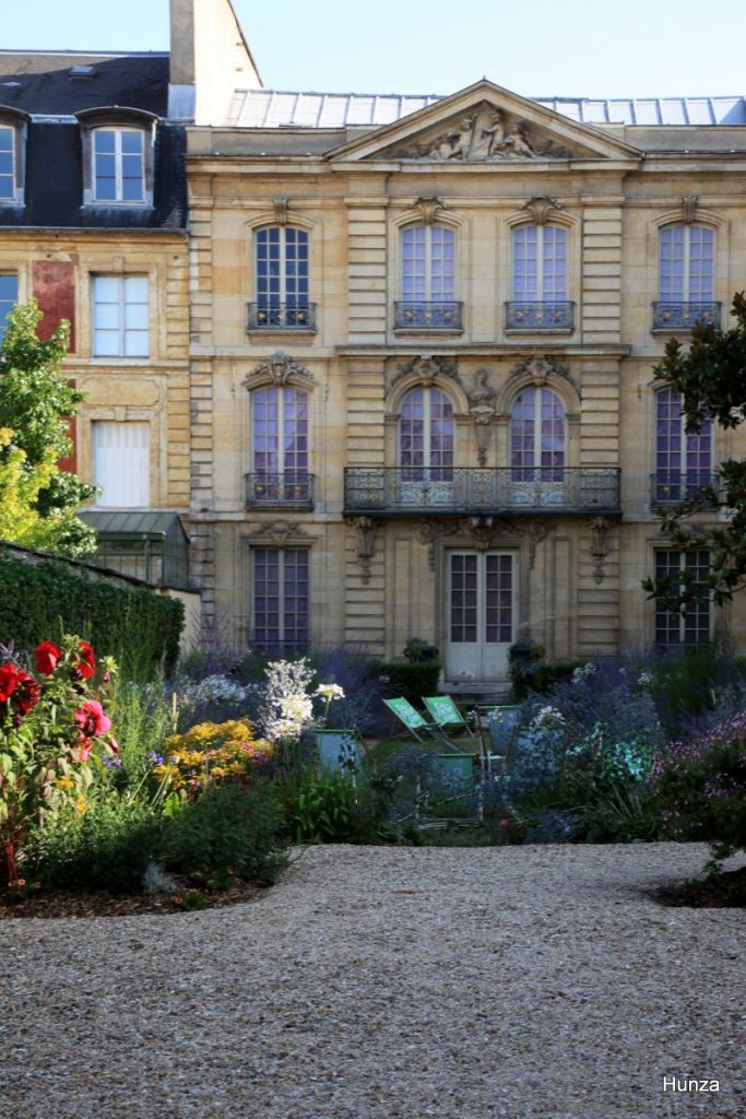 Jardin et façade du musée Lambinet à Versailles