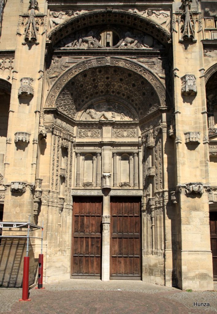 Le portail Renaissance de l'église Saint-Gervais-Saint-Protais de Gisors dans l'Eure