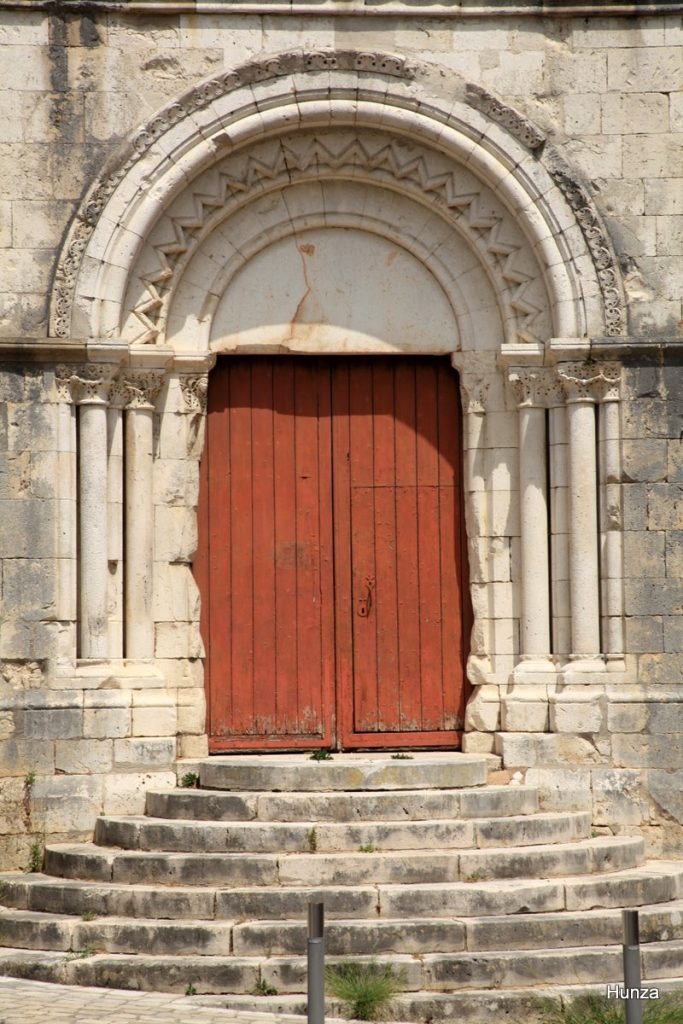Portail roman de l'église Notre-Dame de Château-Landon