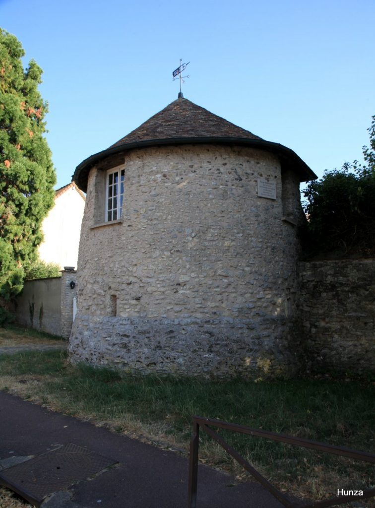 Tour Guinand, ancienne tour des fortifications médiévales de Houdan