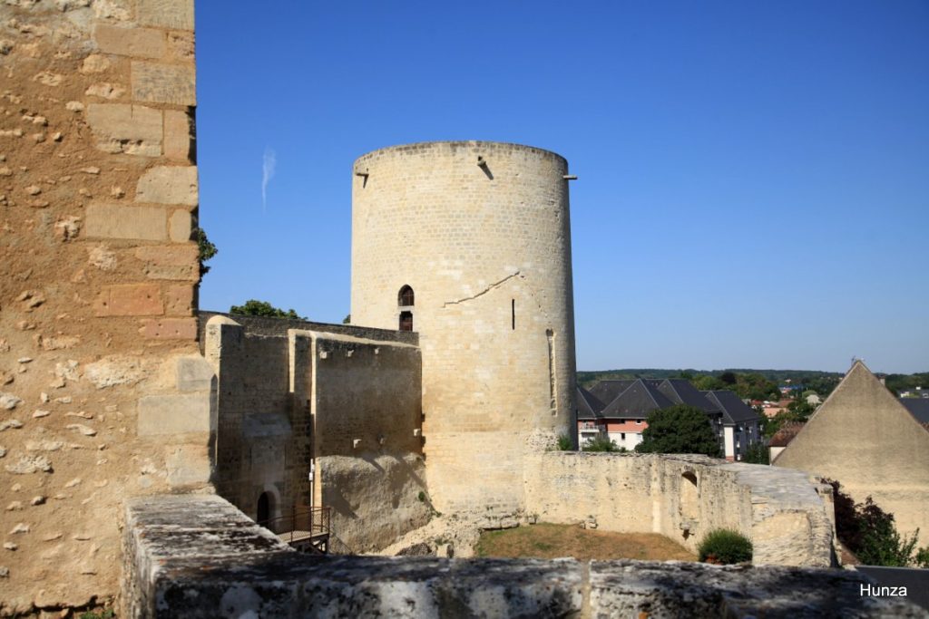 La tour du Prisonnier du château de Gisors vue depuis les remparts