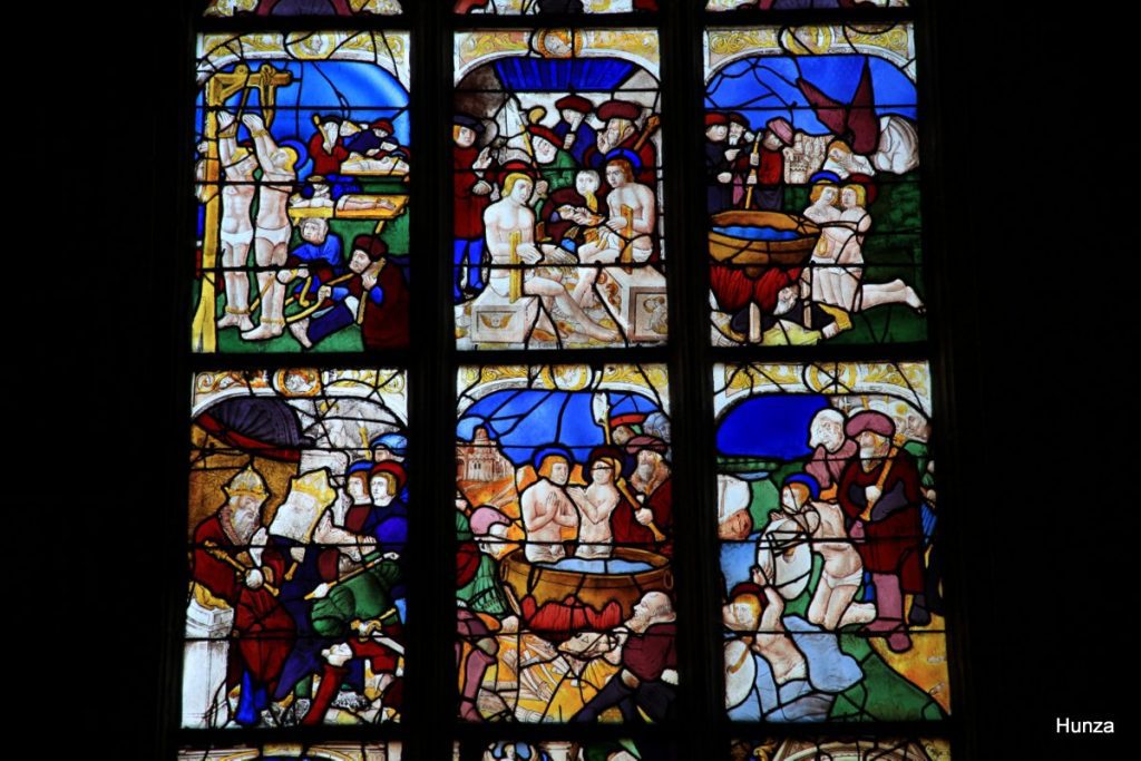 Vitrail du XVIe siècle représentant le martyre de saint Crépin et saint Crépinien dans l'église Saint-Pierre de Dreux.