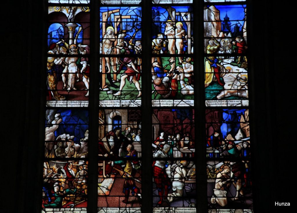 Le vitrail du martyre de saint Crépin et saint Crépinien dans l'église Saint-Gervais-Saint-Protais de Gisors