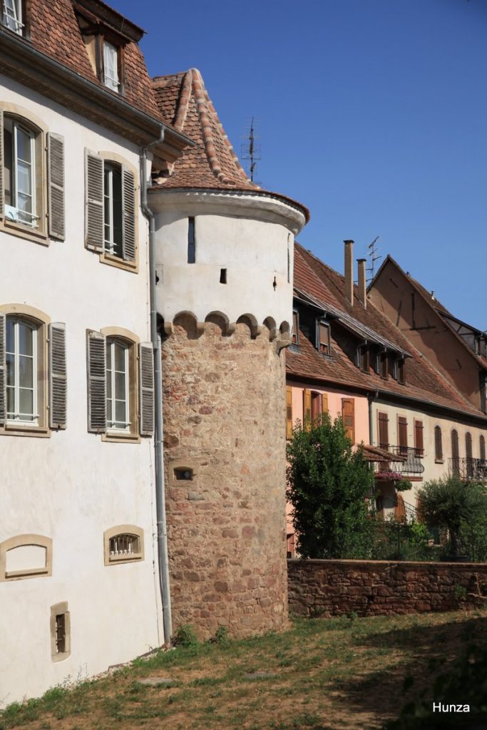 Une des anciennes tours du rempart Maréchal Foch à Obernai