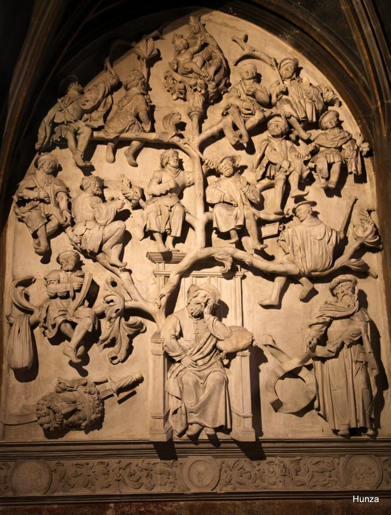 Arbre de Jessé sculpté dans la basilique Saint-Jean-Baptiste de Chaumont