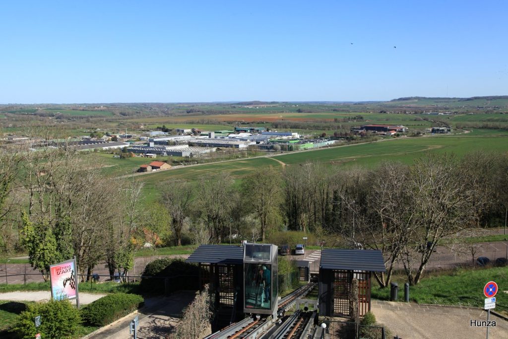 Ascenseur incliné de Langres avec vue sur la campagne