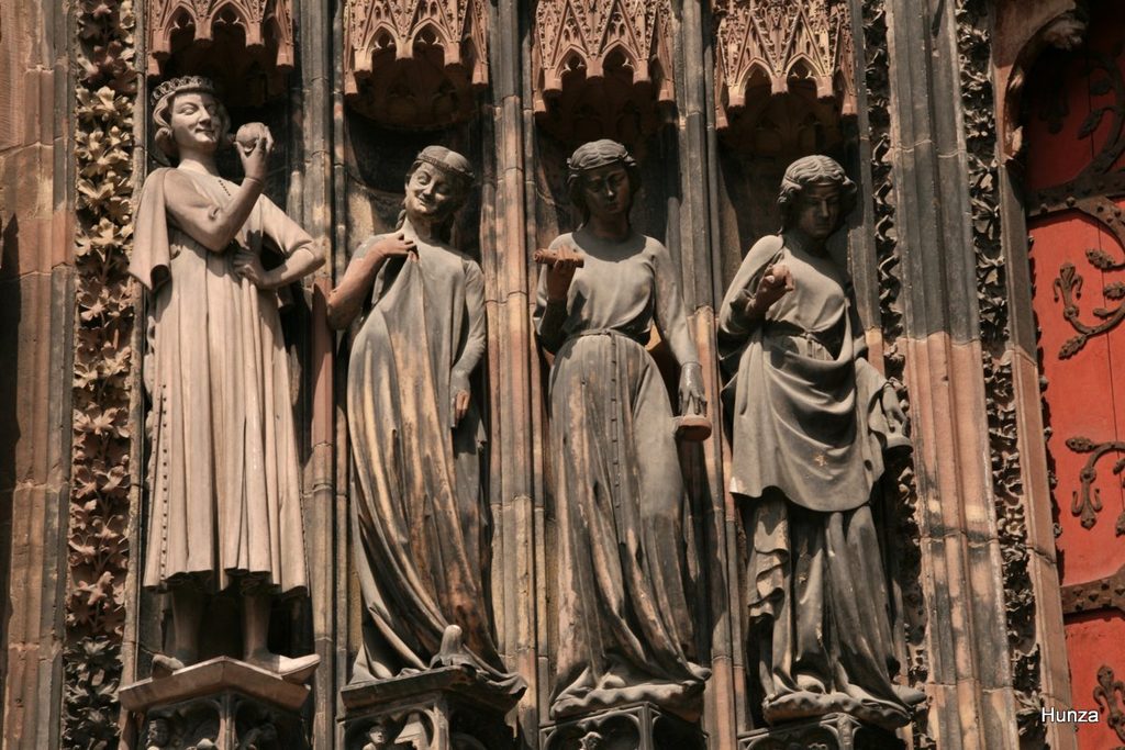 Le Tentateur et les Vierges folles sur le portail sud de la façade occidentale de la cathédrale de Strasbourg